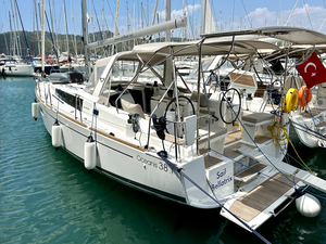 Oceanis 38.1 „Sail Bellatrix“ – fotka 4