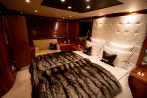 Sunseeker Predator 72 „Ghost“ – fotka 4