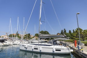 Bavaria C42 „Maraschino“ – fotka 2