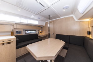 Bavaria C42 „Maraschino“ – fotka 17