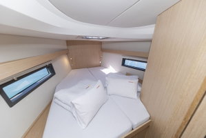 Bavaria C42 „Maraschino“ – fotka 25