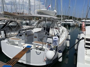 Oceanis 38.1 „Gwada“ – fotka 1