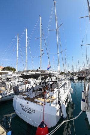 Bavaria C38 „Sea Cloud“ – fotka 2