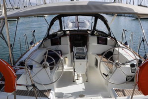 Sun odyssey 379