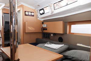 Oceanis 38.1 „Dama“ – fotka 11