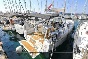 Oceanis 38.1 „Reya“ – fotka 2