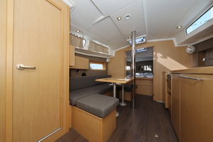 Oceanis 38.1 „Reya“ – fotka 3