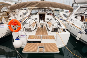 Sun Odyssey 349
