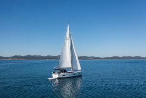 Bavaria C38 „Martini“ – fotka 13