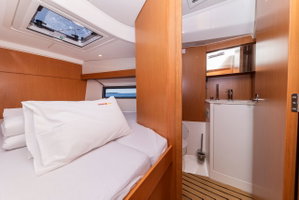 Bavaria C38 „Martini“ – fotka 21