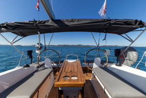 Bavaria C38 „Martini“ – fotka 12