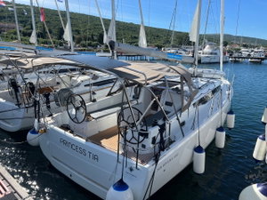 Sun Odyssey 380 „Princess Tia“ – fotka 1