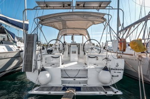Oceanis 38.1 „Harmonia“ – fotka 1