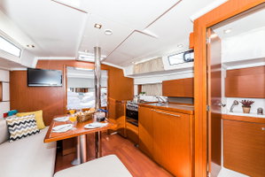 Oceanis 38.1 „Gang of Four“ – fotka 3