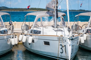 Oceanis 38.1 „Gang of Four“ – fotka 11