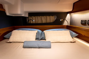 Oceanis 60