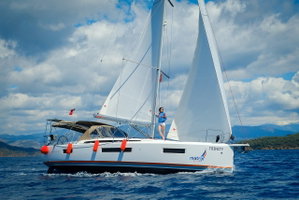 Sun Odyssey 440 „Trinity“ – fotka 1