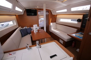 Sun Odyssey 380 „Evita“ – fotka 3
