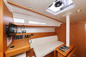 Sun Odyssey 33i „Cosma“ – fotka 17