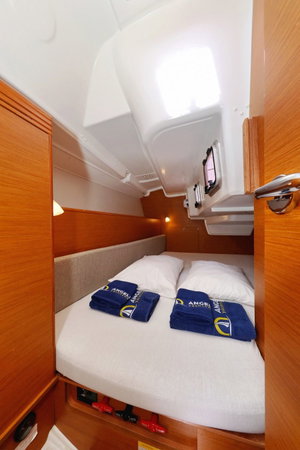 Sun Odyssey 33i „Cosma“ – fotka 25