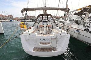 Sun Odyssey 33i „Cosma“ – fotka 1