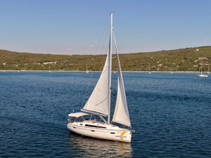 Bavaria Cruiser 37 „Bura“ – fotka 2
