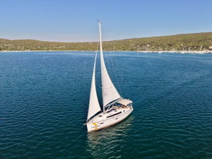 Bavaria Cruiser 37 „Bura“ – fotka 1