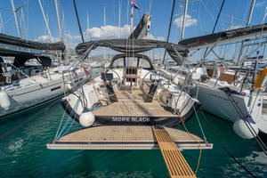 More 40 „More Black“ – fotka 2