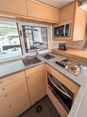 Lagoon 450 F „Red Twin“ – fotka 15