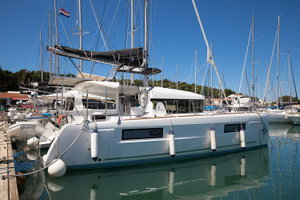 Lagoon 40 „Yolo“ – fotka 1