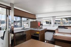 Lagoon 40 „Yolo“ – fotka 12