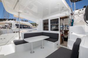 Lagoon 40 „Yolo“ – fotka 9