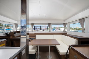 Lagoon 40 „Yolo“ – fotka 10