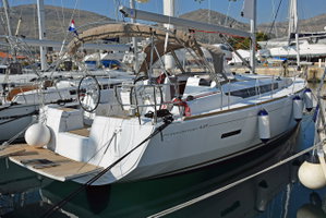 Sun Odyssey 449 „Beaujolais“ – fotka 1