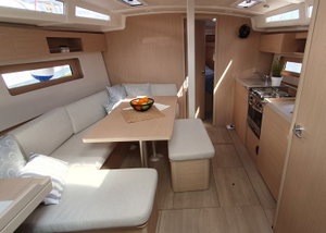 Oceanis 37.1 „Breeze“ – fotka 3