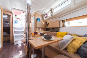 Oceanis 38 „Rusalka“ – fotka 17