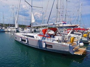 Oceanis 46.1 „Nauti Buoy“ – fotka 1