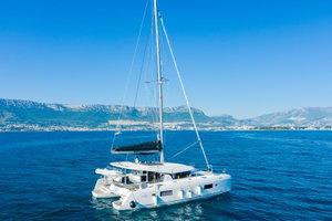 Lagoon 42 „Olyntha“ – fotka 2