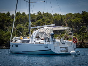 Oceanis 35.1 „Maya Bay 2“ – fotka 2