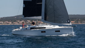 Oceanis 38.1 „Maja“ – fotka 1