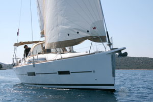 Dufour 382 „Henry“ – fotka 1