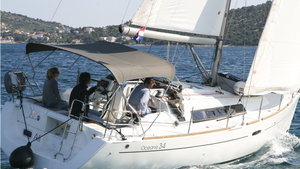 Oceanis 34.2 „LL Skyhawk“ – fotka 1