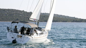 Oceanis 34.2 „LL Skyhawk“ – fotka 10