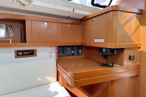 Oceanis 34.2 „LL Skyhawk“ – fotka 11