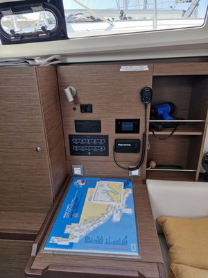 Oceanis 37.1 „Agios“ – fotka 14