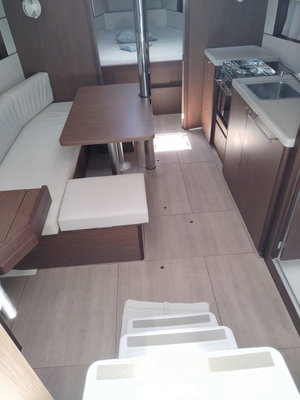 Oceanis 38.1 „Diana“ – fotka 7