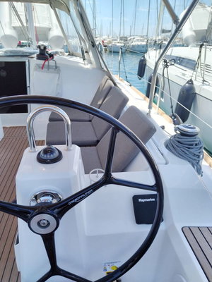 Oceanis 38.1 „Diana“ – fotka 5