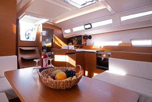 Sun Odyssey 410 „Midnight Kiss“ – fotka 7