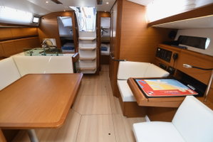 Sun Odyssey 419 „Euros“ – fotka 3