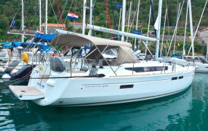 Sun Odyssey 479 „Black Kiss“ – fotka 1